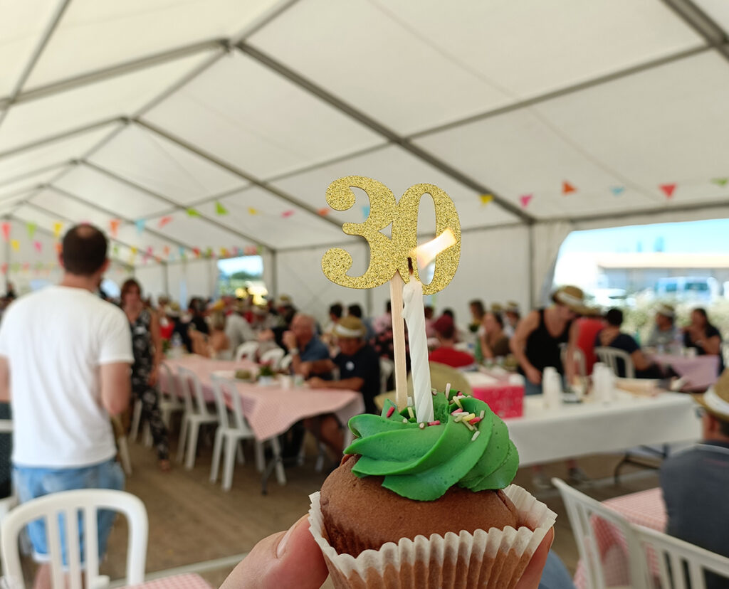 gateau fete anniversaire groupe Terres du Sud